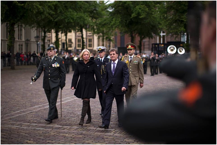 Roemeense Minister van Defensie bezoekt Nederland